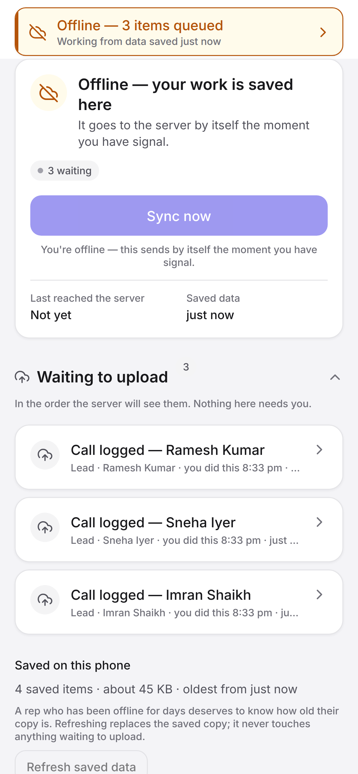 Saudaflow's sync screen in light theme, listing each item waiting to upload by name and time, with the amount of data saved on the phone.